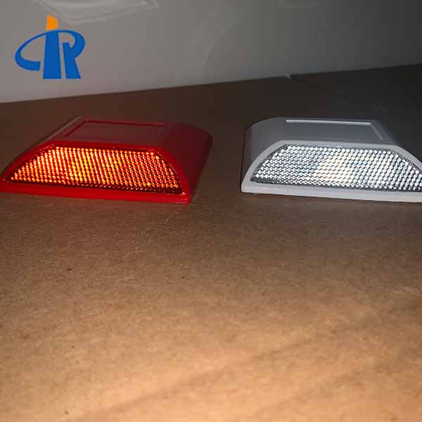 <h3>Horseshoe useful solar road stud reflector For Pedestrian</h3>
